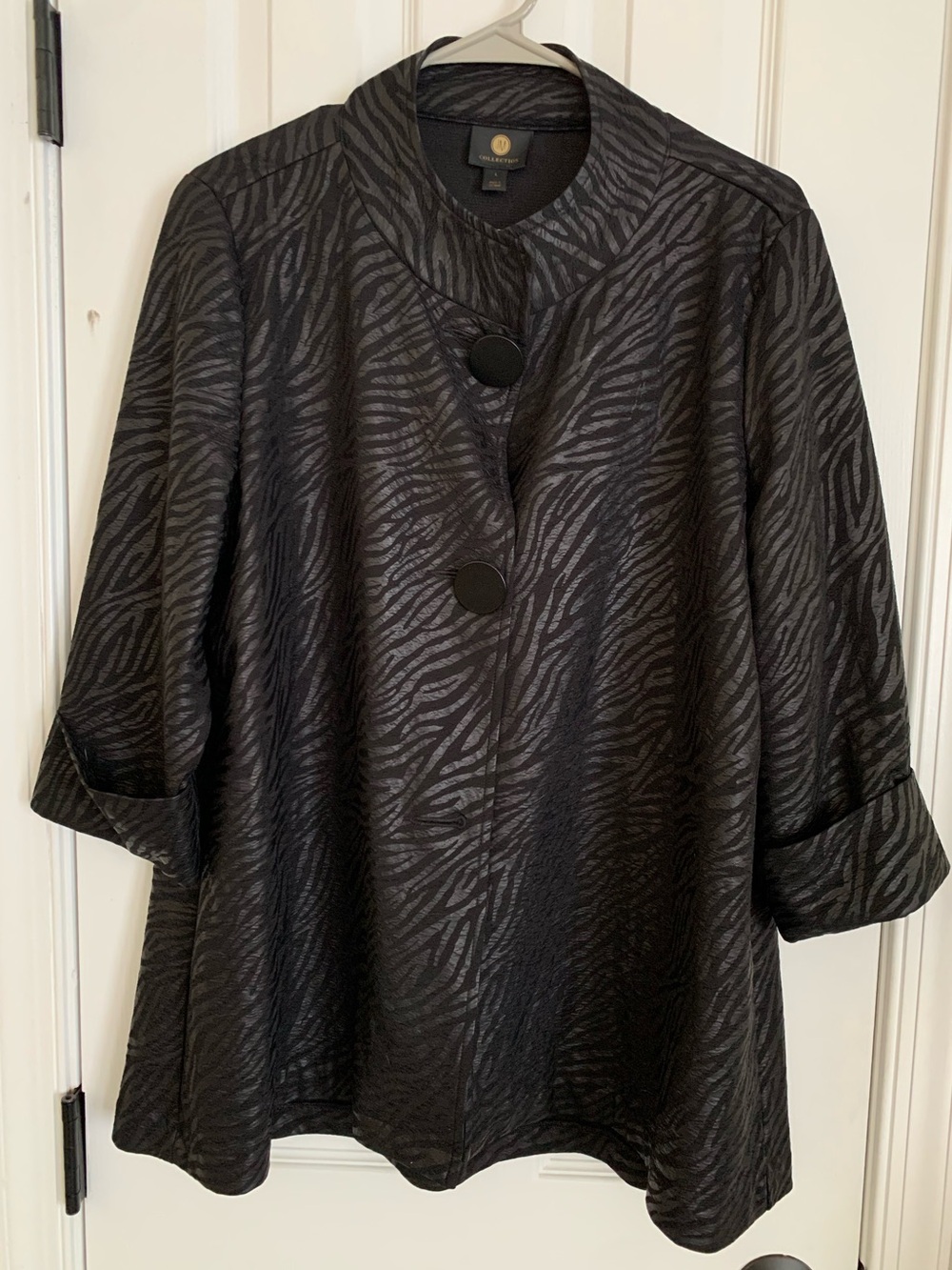 JM COLLECTION Black Zebra Stripe 3/4 Sleeve Three Button Front Closure Jacket
